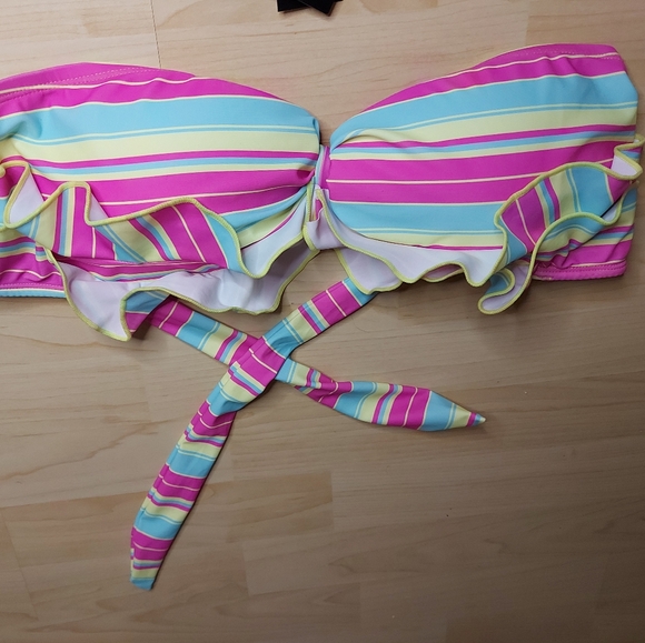NWT Jessica Simpson Striped Ruffle Bikini Set - Picture 3 of 8